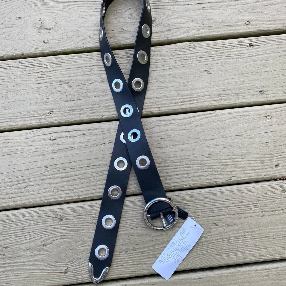 NWT Urban Outfitters - Black vegan 1.5”W belt with silver buckle & grumm… - Picture 2 of 6